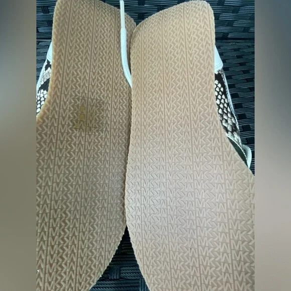 MICHAEL KORS Shoes,Michael Kors Sneakers Size 8.5 - Picture 11 of 16